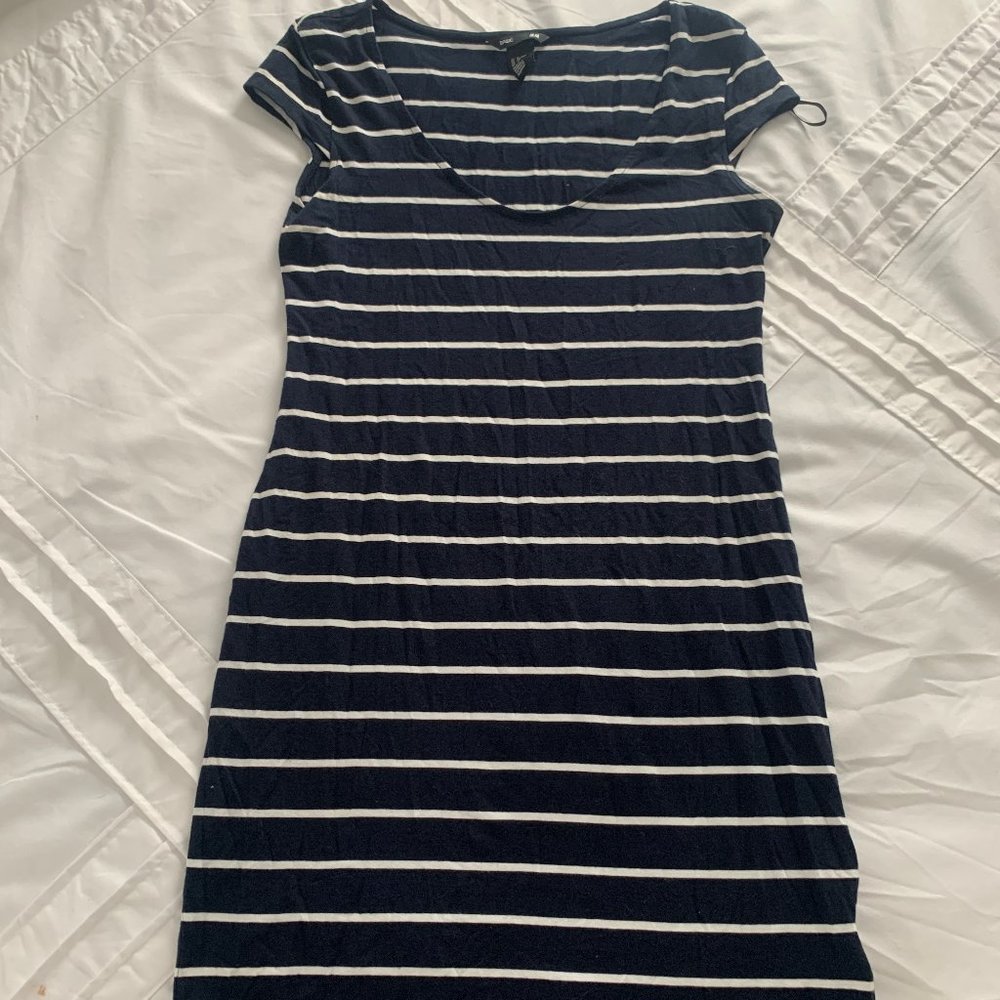 2/$10 H&M Basic Navy Striped Dress